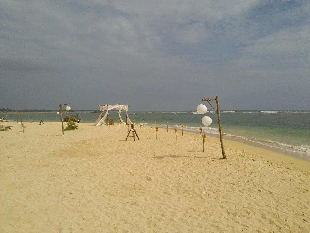 Sayuri Beach Hotel Matara Luaran gambar