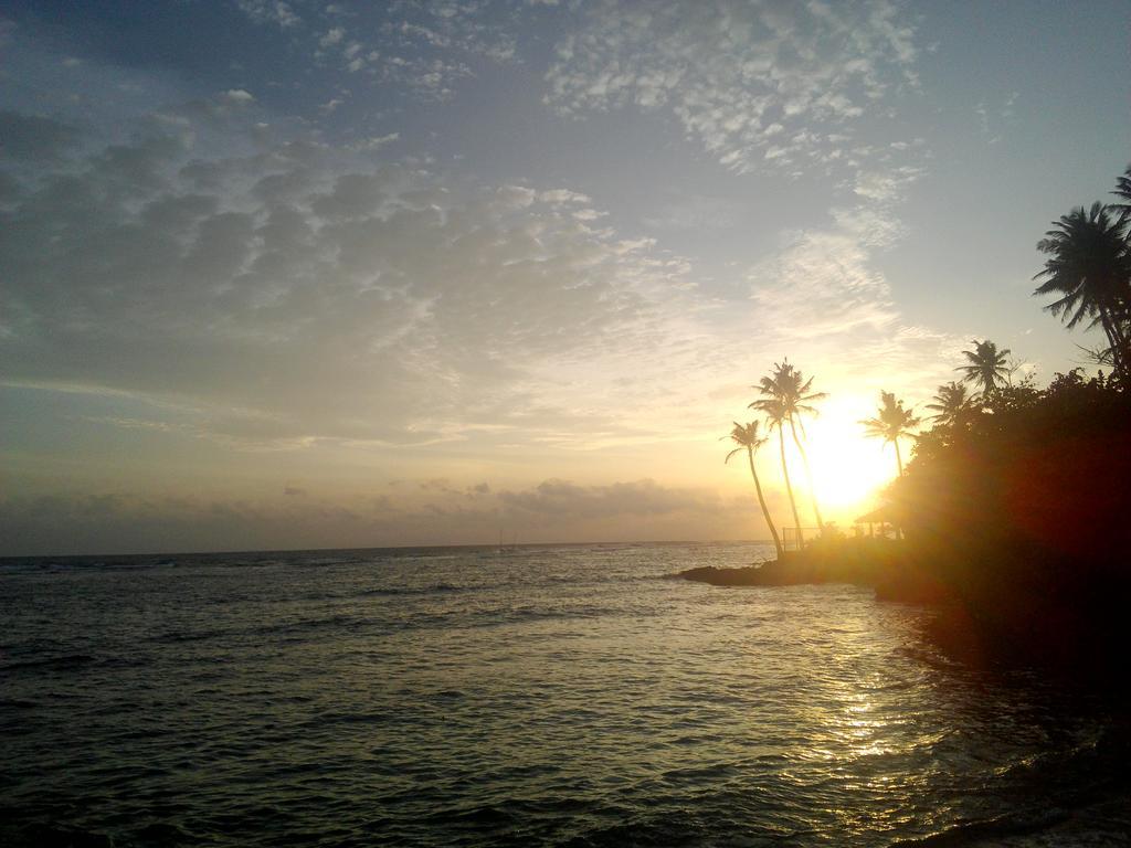 Sayuri Beach Hotel Matara Luaran gambar